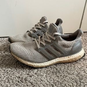 GRAY ULTRABOOSTS
